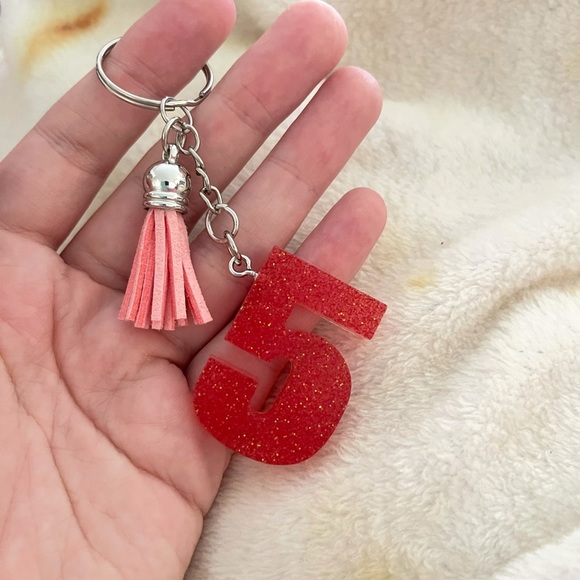 🎉🎉HP🎉🎉 Handmade Number "5" Keychain - Picture 2 of 5